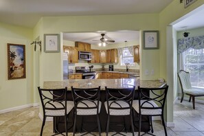 Fridge, microwave, stovetop, dishwasher