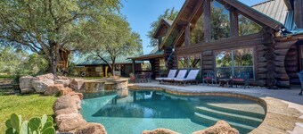 Cabin Fever: Cozy Retreat for Lake Lovers Awaits!