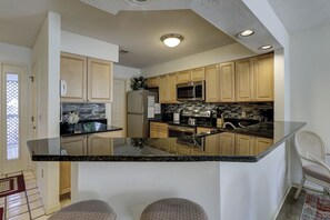 Fridge, microwave, stovetop, dishwasher