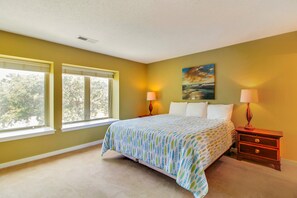 2 bedrooms, iron/ironing board, Internet, bed sheets