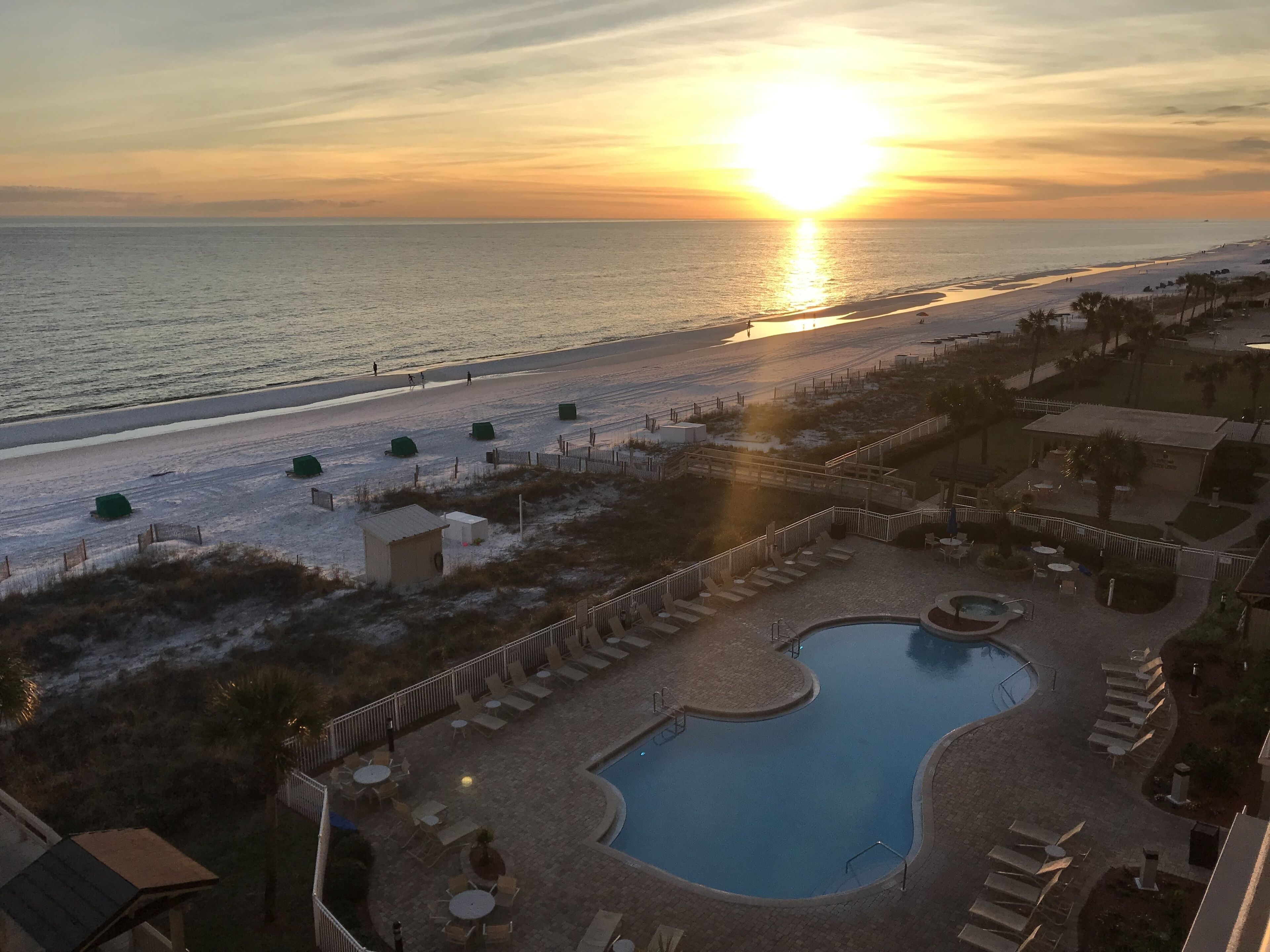 BEACHFRONT 5TH Floor 2 BEDROOM STEPS AWAY FROM THE WHITE SANDS OF CRYSTAL BEACH