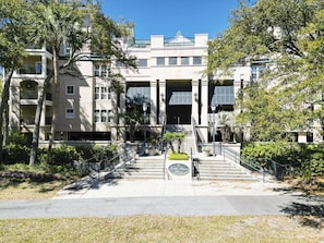 Exterior - Sunset Rentals | North Shore Pl 305 (Hilton Head Island)