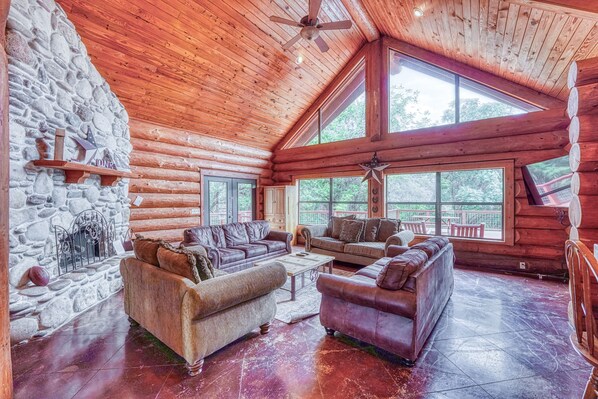 Smart TV, fireplace, DVD player