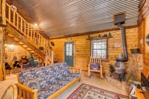 TV, fireplace, DVD player - Grin N Bear It: Fun-Filled Lakeside Retreat! (Burnet)