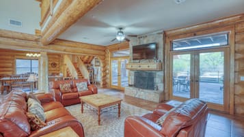 TV, fireplace, DVD player