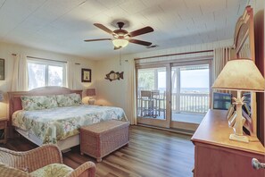 4 多间卧室、熨斗/熨衣板、上网接入、床单