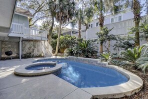A heated pool - Sunset Rentals | Lark 2 | Dog Friendly (Hilton Head Island)