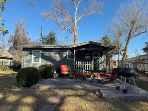 Outdoor dining - Cozy Waterfront Cottage | Full Kitchen + Fun (Burnet)