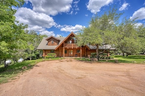 Exterior - Waterfront 5BR w/ Pool, Hot Tub, Kayaks, etc (Burnet)
