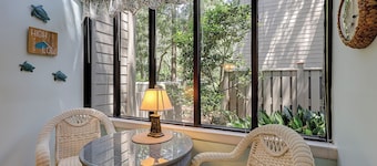 Sunset Rentals | St. Andrews 1772 | Dog Friendly