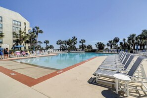 Een verwarmd zwembad