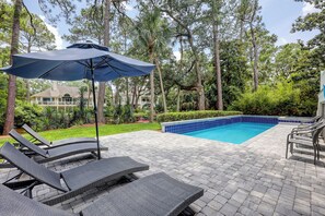 Een verwarmd zwembad