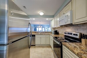 Fridge, microwave, stovetop, dishwasher