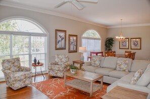 TV - Sunset Rentals | Crabline 49 | Dog Friendly (Hilton Head Island)