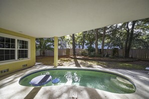 Pool - Sunset Rentals | Crabline 49 | Dog Friendly (Hilton Head Island)