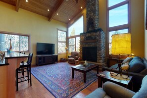 TV, fireplace - Spacious Chalet w/ Views, Private W/D, WiFi, Large Deck, & 2 Lofts (Groveland)