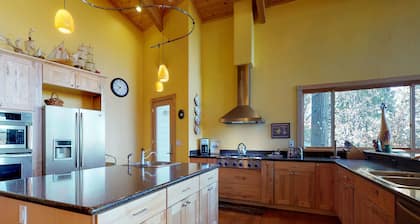 Koiraystävällinen koti, jossa on kaksi loftia, kannella, jaetulla uima-altaalla, 3 rannalla!