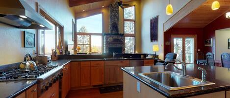 Refrigerador, microondas, horno, placa de cocina