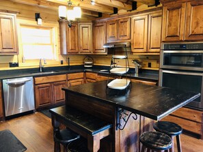 ثلاجة، ميكروويف، فرن، موقد طهي مسطح