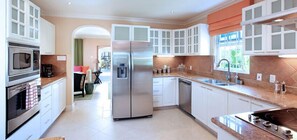 Stovetop, dishwasher, coffee/tea maker, cookware/dishes/utensils