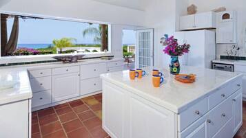 Stovetop, dishwasher, cookware/dishes/utensils