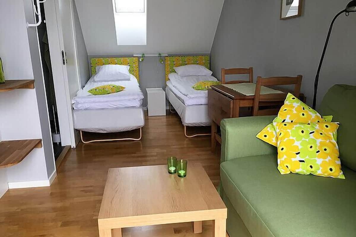 Studio Small | Individually furnished, iron/ironing board, free WiFi, bed sheets