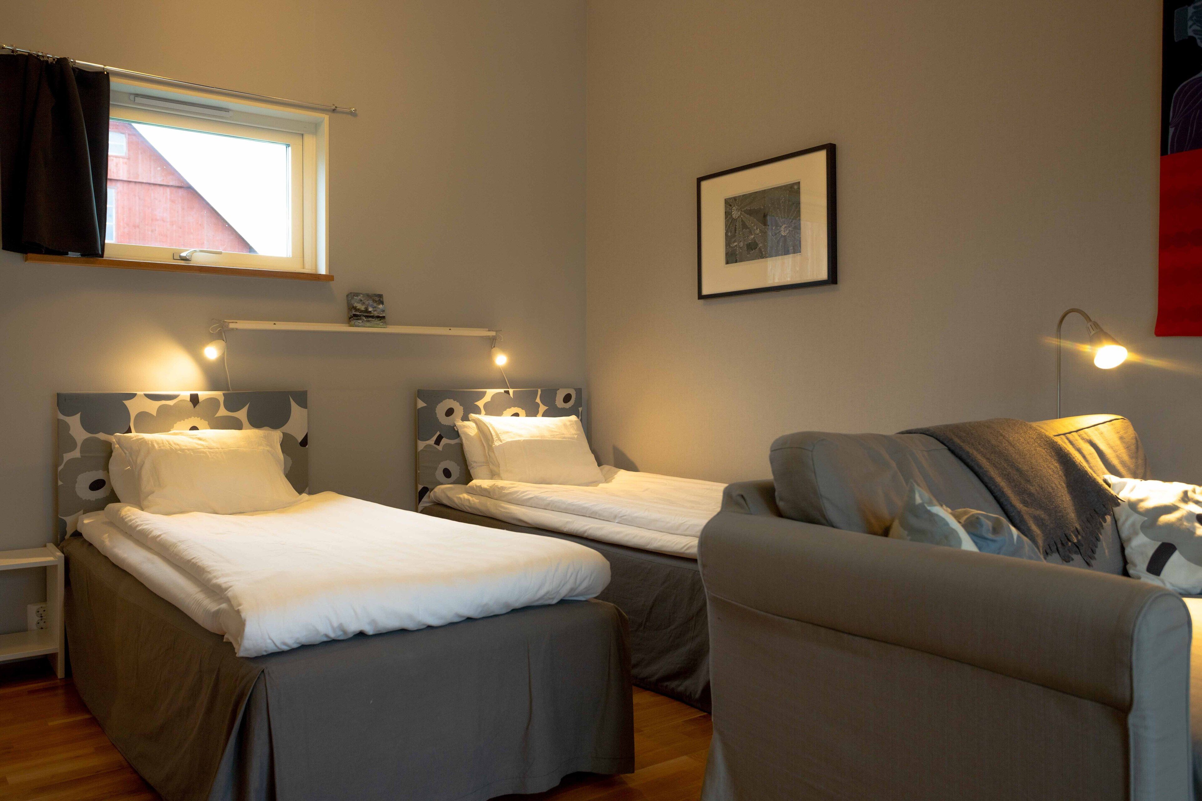 studio large | 1 bedroom, individually furnished, iron/ironing board, free wifi