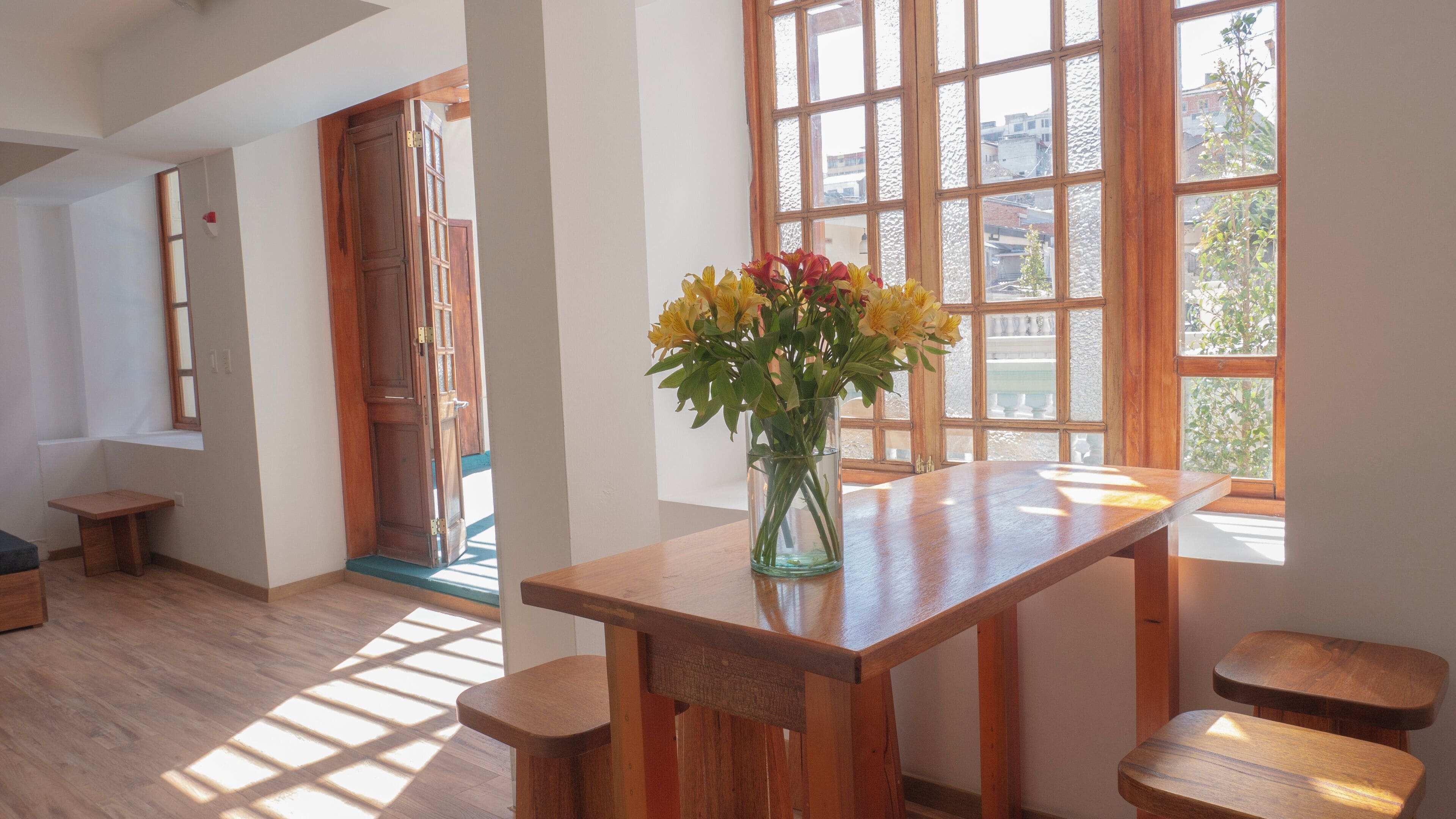 comfort single room | dining room