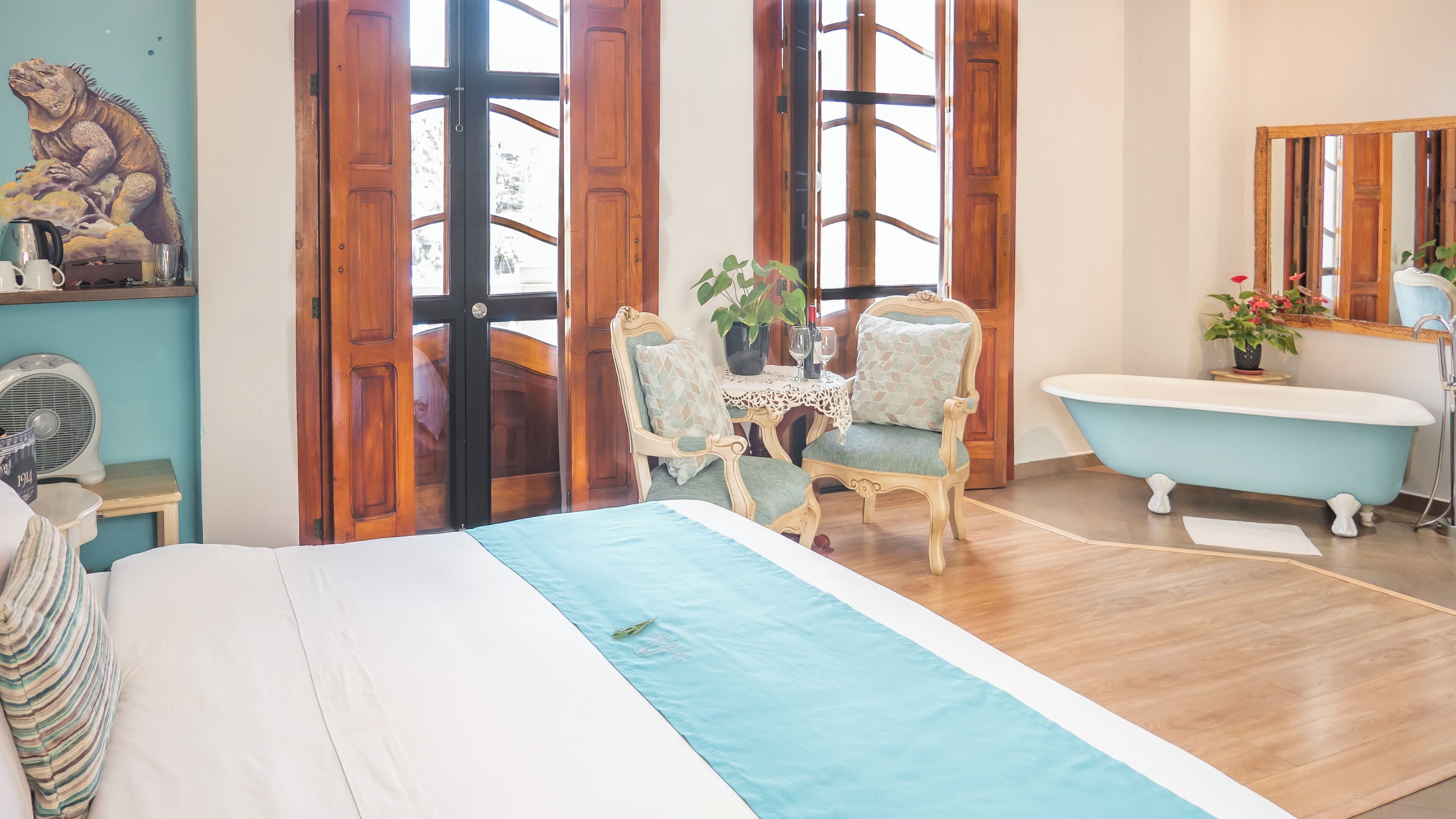 luxury room | 1 bedroom, premium bedding, down duvets, select comfort beds