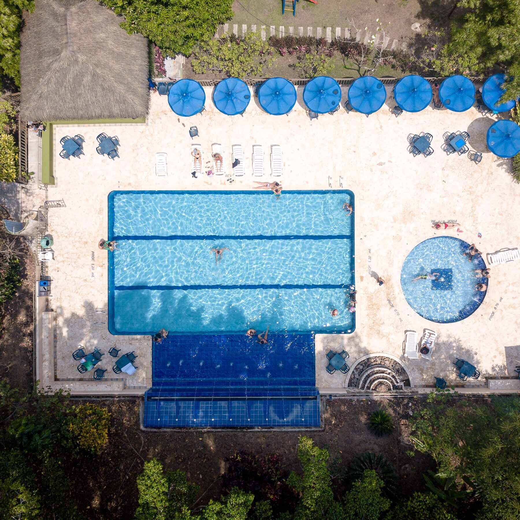 3 piscinas al aire libre