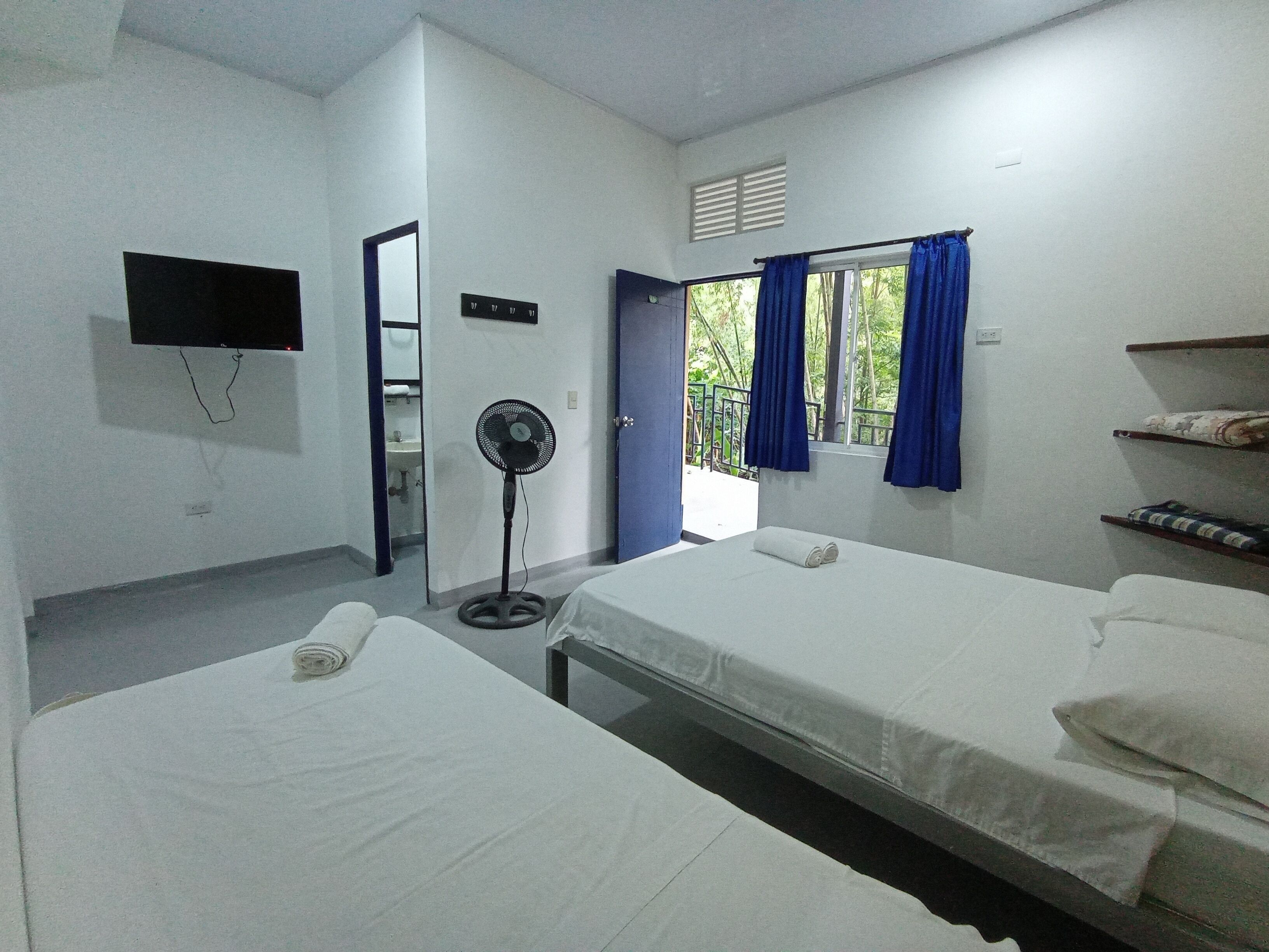 Wifi gratis y ropa de cama 