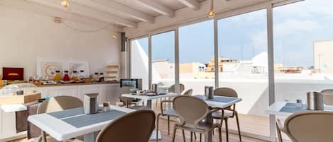 Petit déjeuner buffet compris tous les jours