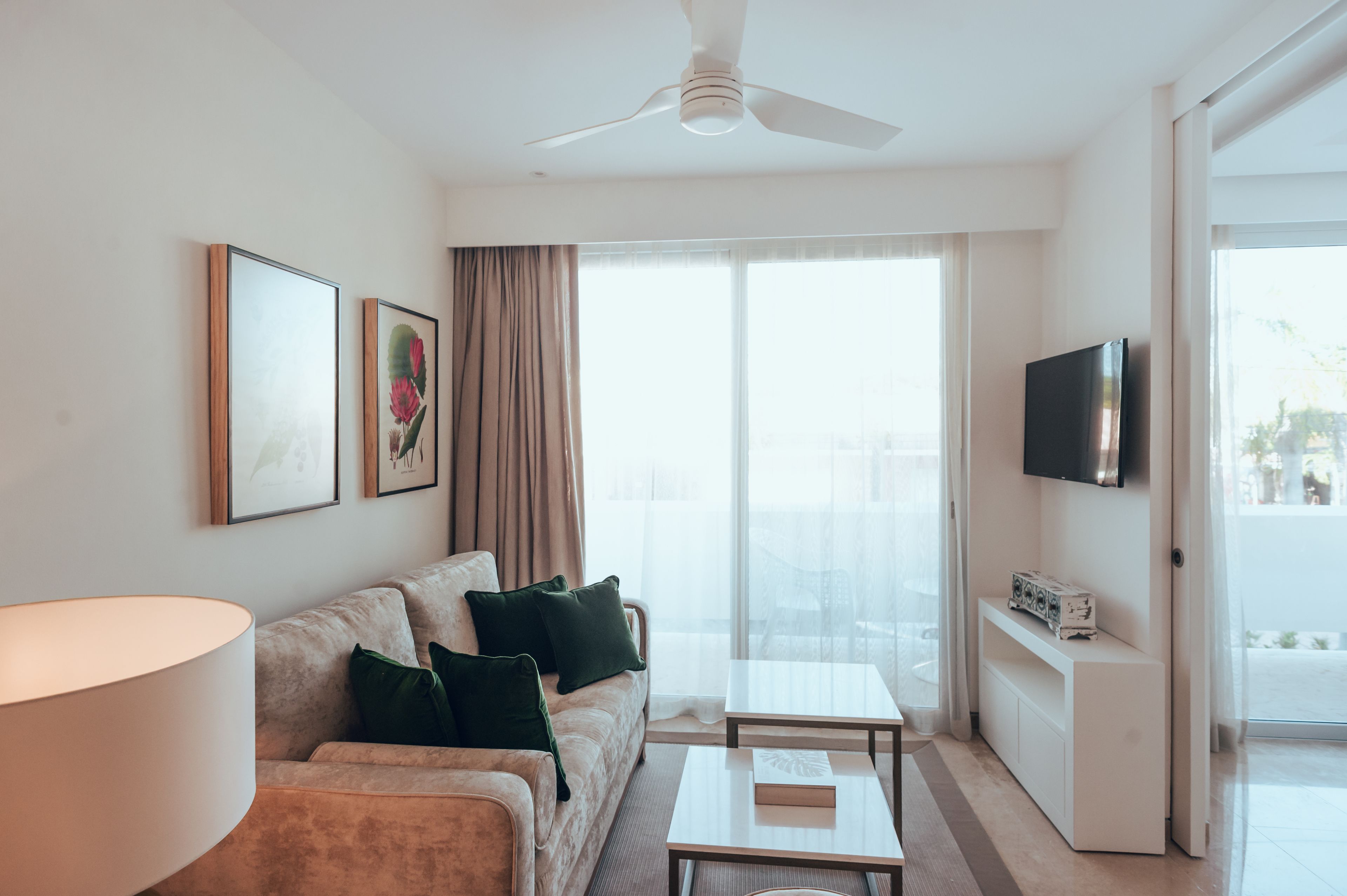 apartment, 1 bedroom | living area | 40-inch flat-screen tv with cable channels, tv