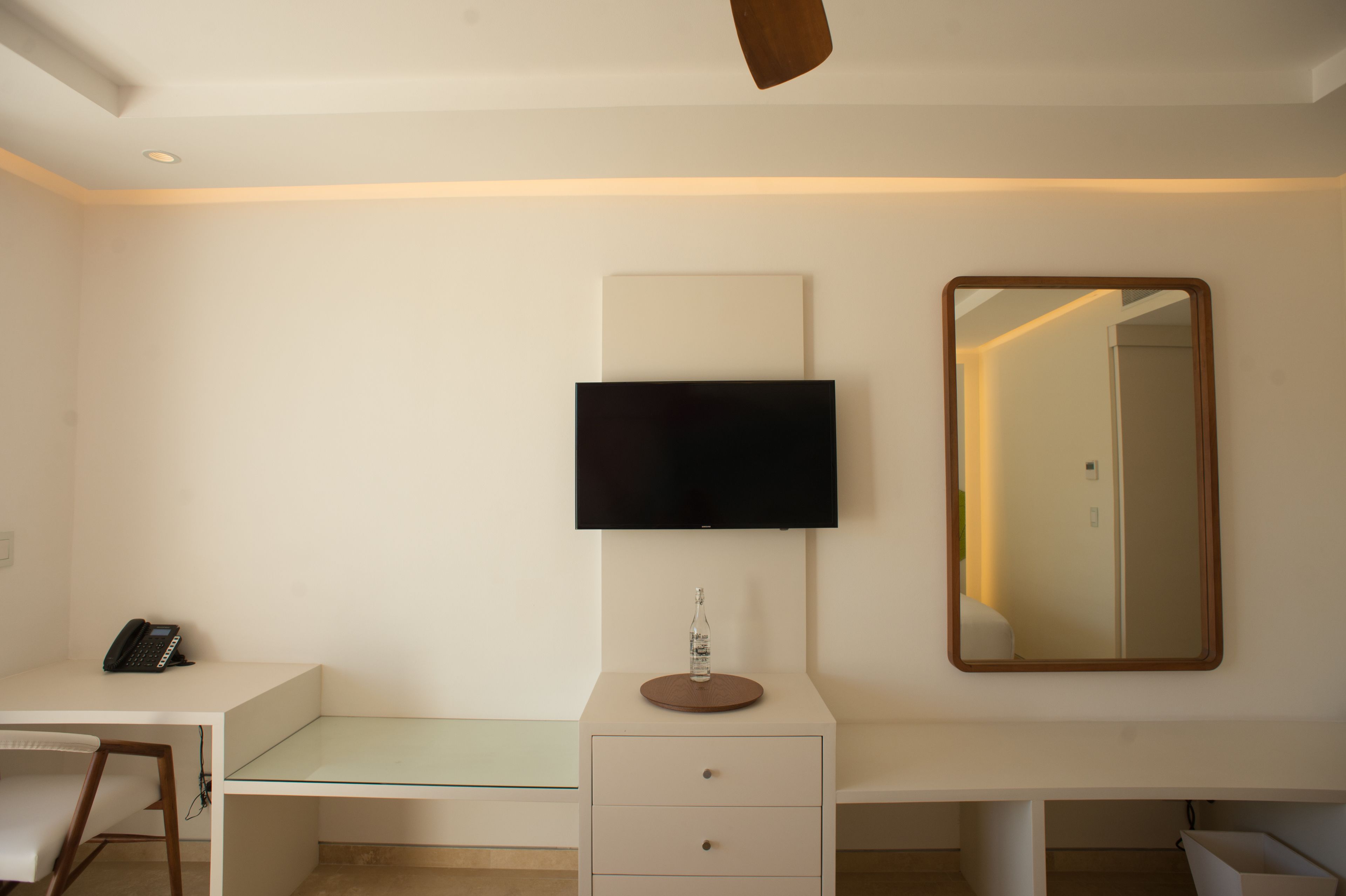 deluxe quadruple room, 2 double beds, balcony | television