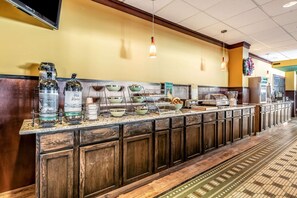 Free daily on-the-go breakfast - Quality Inn & Suites Brainerd (Brainerd)