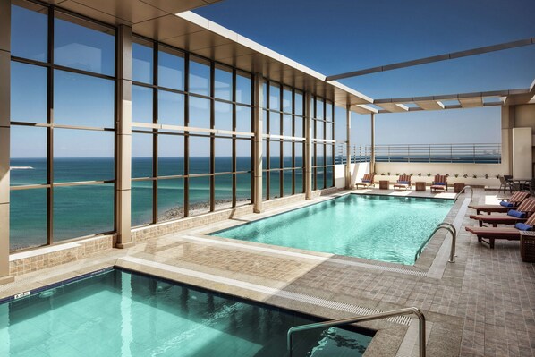 Outdoor pool, open 8:00 AM to 7:00 PM, sun loungers - Hilton Garden Inn Al Jubail (Al Jubail)