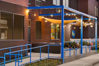 Tru by Hilton Lawrenceville Atlanta I-85 Sugarloaf