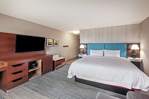 Premium bedding, in-room safe, free cribs/infant beds