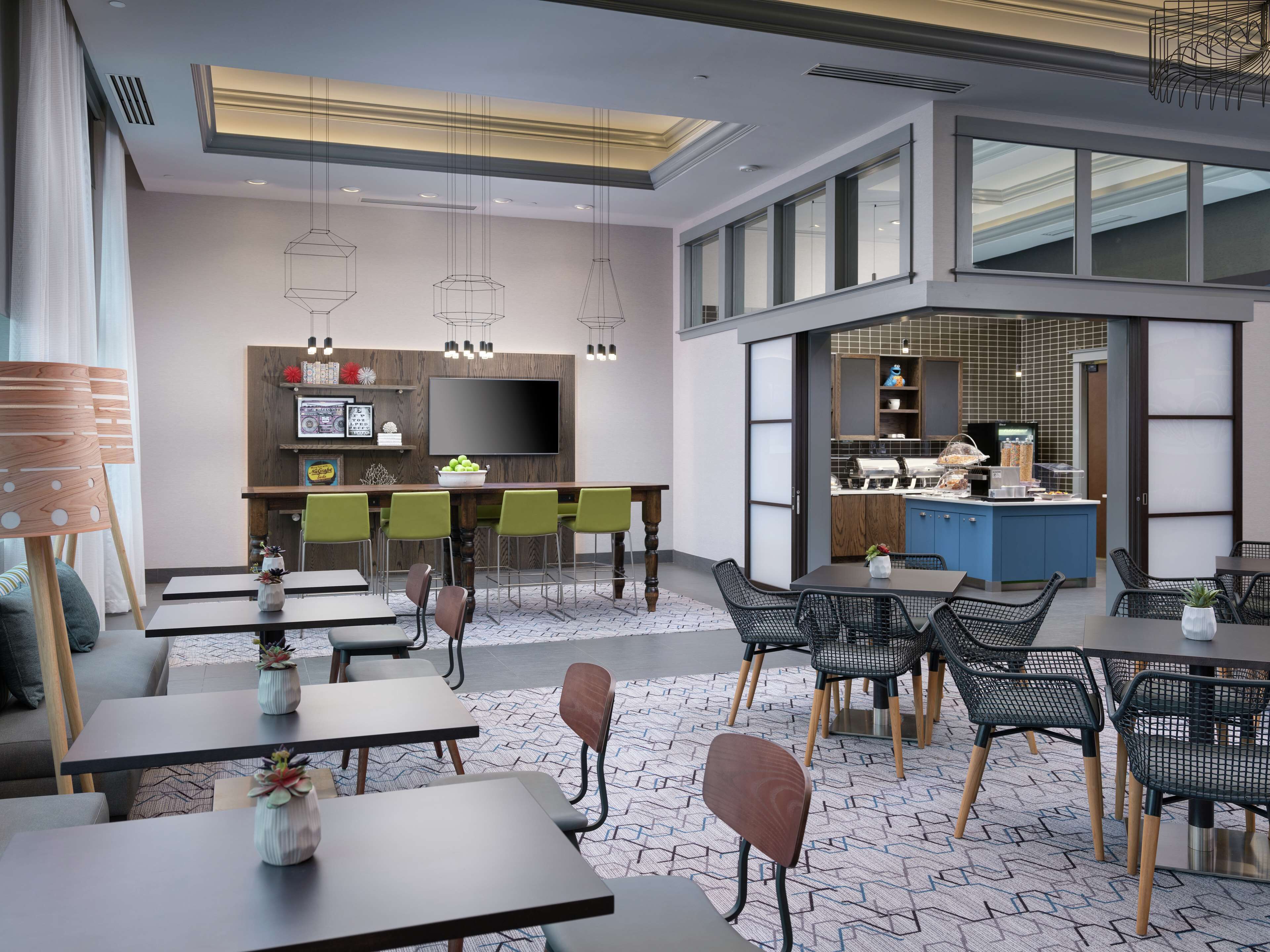 free daily on-the-go breakfast