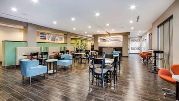 Desayuno completo incluido todos los días