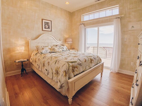 Panoramic Ocean Views, 2 Large Decks, and Direct Beach Access!