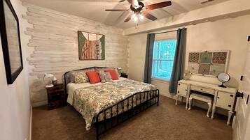 1 bedroom, in-room safe, iron/ironing board, WiFi