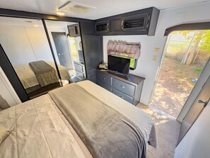 2 bedrooms, Internet, bed sheets