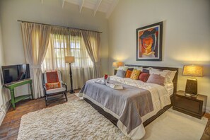 5 bedrooms, desk, iron/ironing board, free WiFi - Colonial Luxury Golf & Ocean View Villa with live-in butler, chef & maid (5 BDR) (Punta Cana)