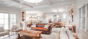 5-stjerners, grand 8 BR eiendom, stort hage, basseng, dam, gå til byen og stranden