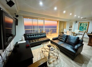 Living area - Luxurious Condo 180  view of the Pacific Ocean in Rosarito Beach (Rosarito)