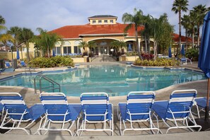 Piscine extérieure, piscine chauffée
