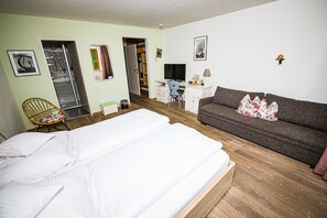2 Schlafzimmer, Zimmersafe, Reisekinderbett, WLAN
