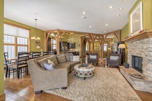 TV, fireplace, DVD player, books