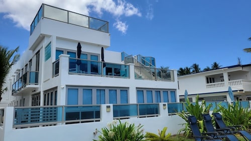 Oceanfront/Gated In-Ground Private Salt Water Pool/6 Bedroom; Luxury Paradise!